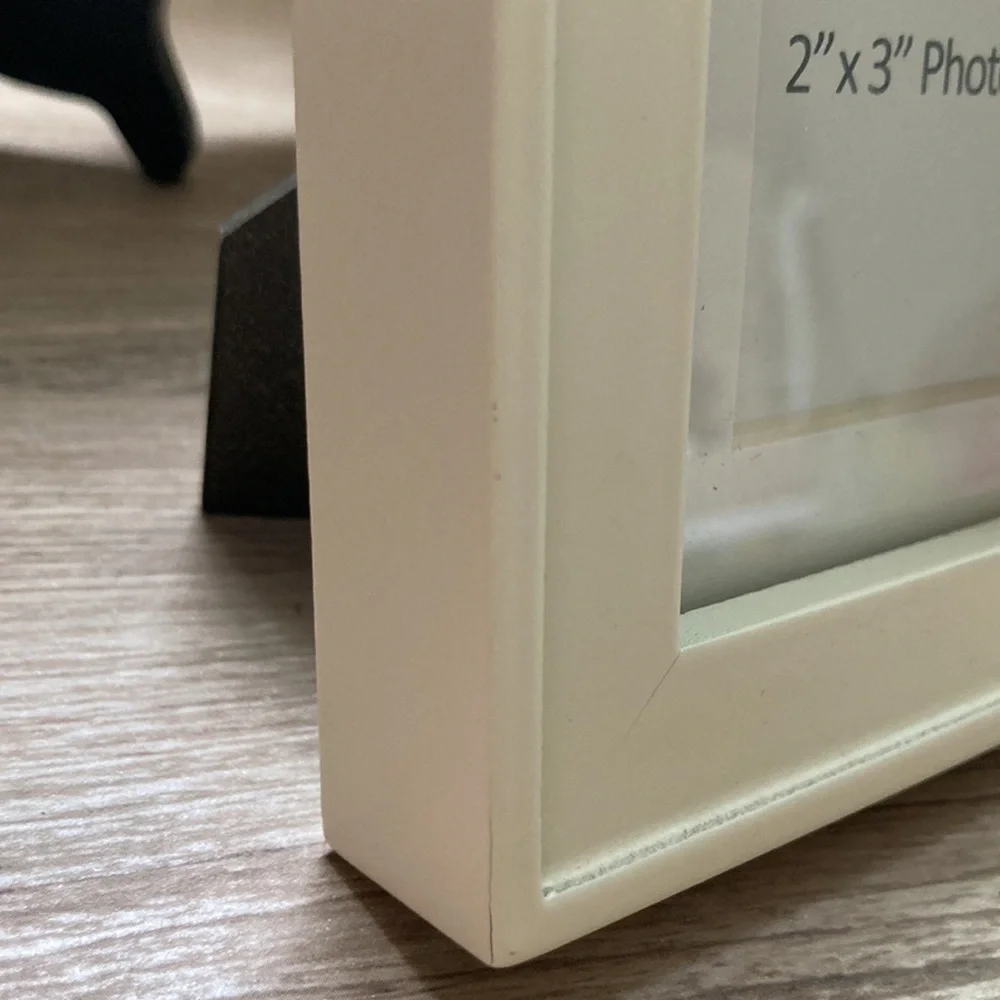 Three white frames one with shells bundle - Picture 12 of 13
